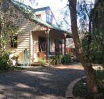 Ballarat cottages incorporating yarrowee cottage  Admirals cottage - Accommodation Cooktown