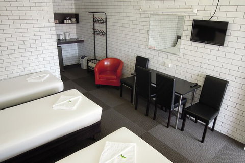 Jackaroo Apartments - Accommodation Cooktown 7