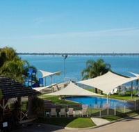 Lake Edge Resort - Accommodation Cooktown