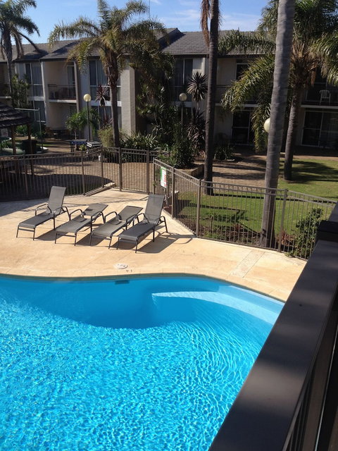 Mandurah Motel And Apartments - Accommodation Cooktown 0