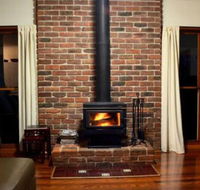 La Sila Homestead on Marrowbone cutest cottage in the Hunter with killer views - Accommodation Cooktown