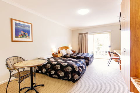 Shamrock Gardens Motel - Accommodation Cooktown 2