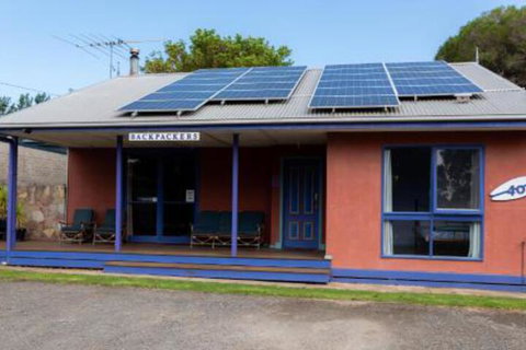 Anglesea Backpackers - Accommodation Cooktown 4