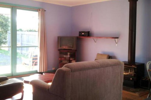 Anglesea Backpackers - Accommodation Cooktown 3