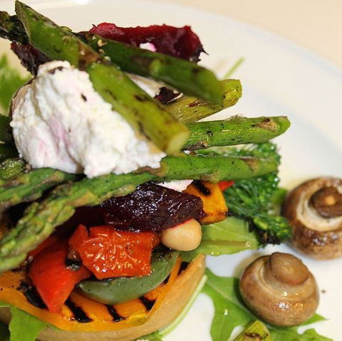 A Salt & Battery - Accommodation Cooktown 6