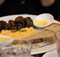 Four Ate Five - Accommodation Cooktown