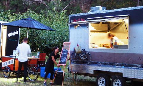 Downtown Bar & Grill - Accommodation Cooktown 11