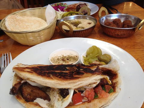 Za'atar - Accommodation Cooktown 0