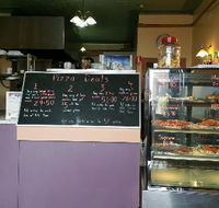 Mal's Pizza Bite - Accommodation Cooktown