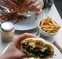 Two Hands - Accommodation Cooktown
