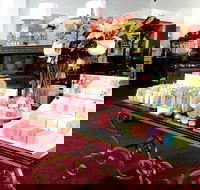 Nanna's Antiques and Cafe