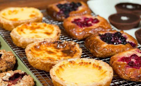 Black Star Pastry Galeries - Accommodation Cooktown 4