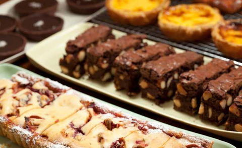 Black Star Pastry Galeries - Accommodation Cooktown 6