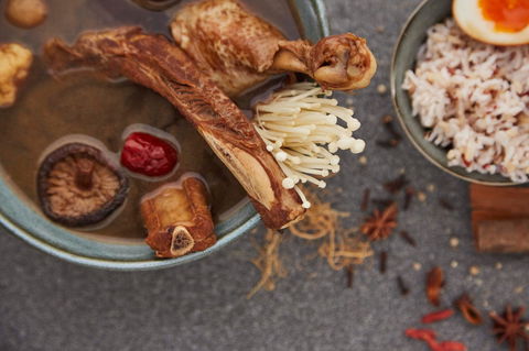 Aunty Franklee - Hawthorn - Accommodation Cooktown 0