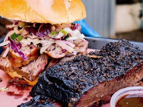 Bovine And Swine Barbeque - Accommodation Cooktown 1