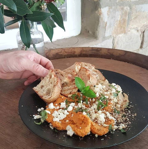 Hahn & Hamlin - Accommodation Cooktown 0