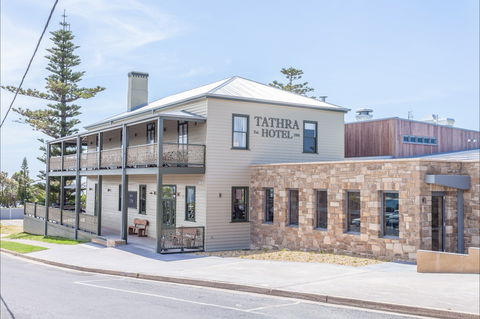 Tathra Hotel - Accommodation Cooktown 1