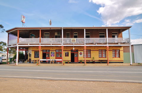 Railway Hotel Bribbaree - Accommodation Cooktown 1