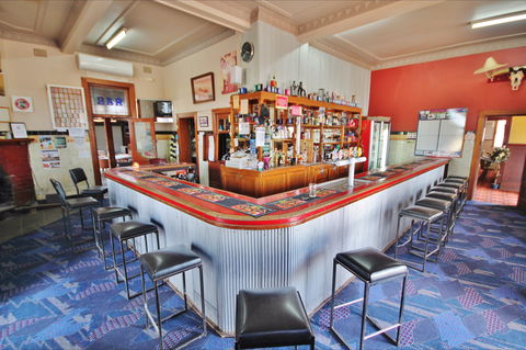 Railway Hotel Bribbaree - Accommodation Cooktown 2