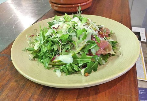 Ballarat Provedore - Accommodation Cooktown 16