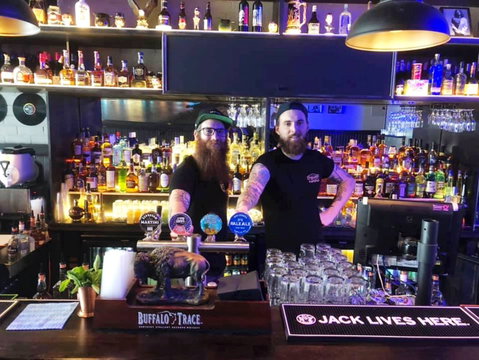 Manhattan Bar - Accommodation Cooktown 1
