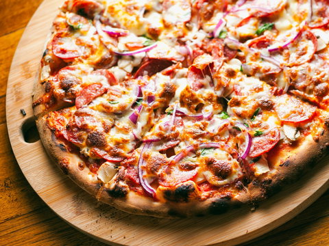 Earth Oven Wood Fired Pizza - Accommodation Cooktown 1