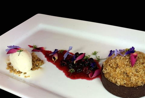 Vines Restaurant At Hollydene Estate - Accommodation Cooktown 14