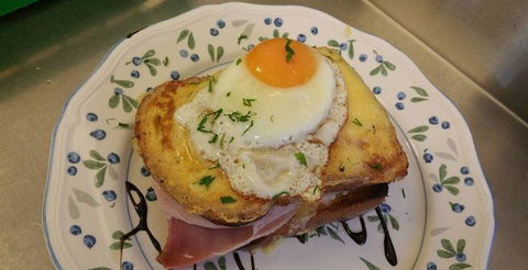 Epicure Francaise - Accommodation Cooktown 5