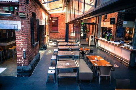 Royal Melbourne Hotel - Accommodation Cooktown 0