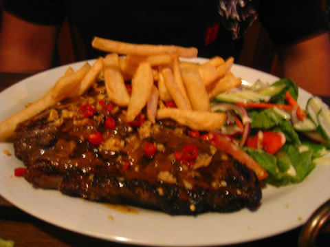 Beachfront Hotel - Accommodation Cooktown 2