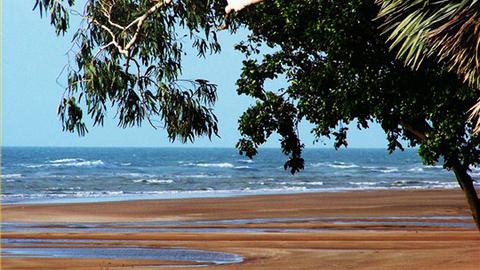 Beachfront Hotel - Accommodation Cooktown 3