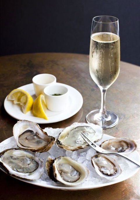 RST Seafood Restaurant - Accommodation Cooktown 3
