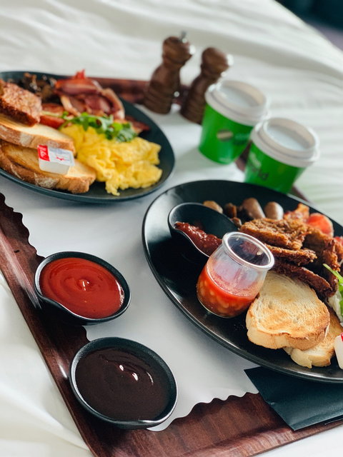 Sarins Bar & Restaurant - Accommodation Cooktown 6