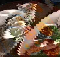 Three Brothers Arms - Accommodation Cooktown