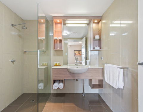 CBD Executive Apartments - Accommodation Cooktown 2