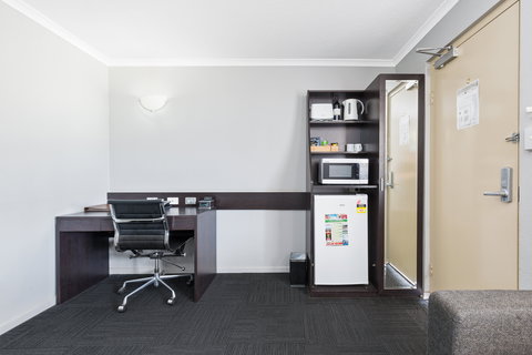 The Stirling Hotel Rockhampton - Accommodation Cooktown 9