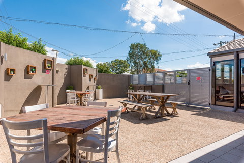 The Stirling Hotel Rockhampton - Accommodation Cooktown 11