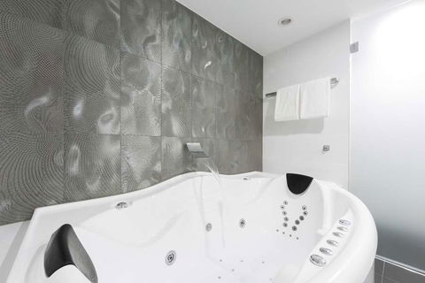 Avenue Hotel Canberra - Accommodation Cooktown 3