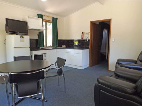 Adelaide Caravan Park - Accommodation Cooktown 8