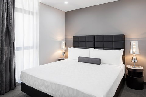 Meriton Suites Chatswood - Accommodation Cooktown 11