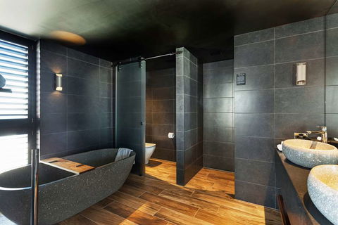 Macq 01 Hotel - Accommodation Cooktown 4