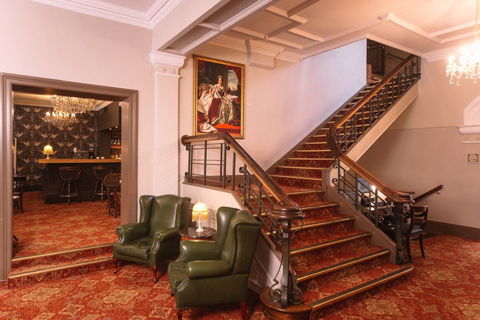 Hadley's Orient Hotel - Accommodation Cooktown 2