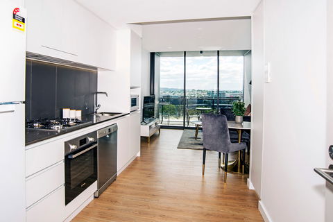 Arise Brisbane One - Accommodation Cooktown 9