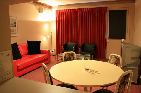 Carlton Clocktower on Lygon - Accommodation Cooktown 1