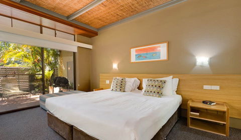 Nautilus Beachfront Villas & Spa - Accommodation Cooktown 1
