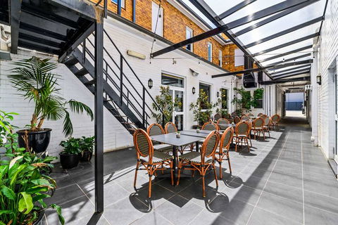 CH Boutique Hotel - Accommodation Cooktown 2