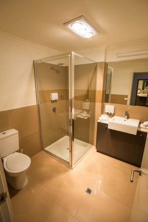 Bairnsdale International - Accommodation Cooktown 3
