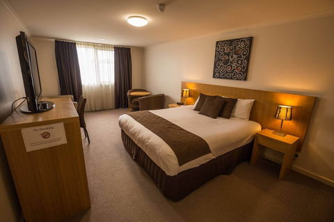 Bairnsdale International - Accommodation Cooktown 4