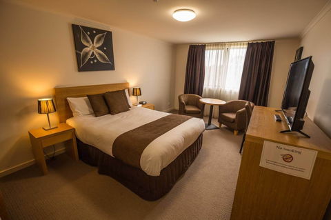Bairnsdale International - Accommodation Cooktown 5