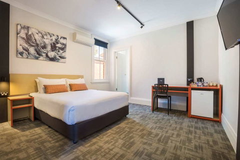 Nightcap at Regents Park Hotel - Accommodation Cooktown 3